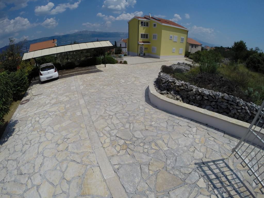 Apartments Romana Слатине Экстерьер фото