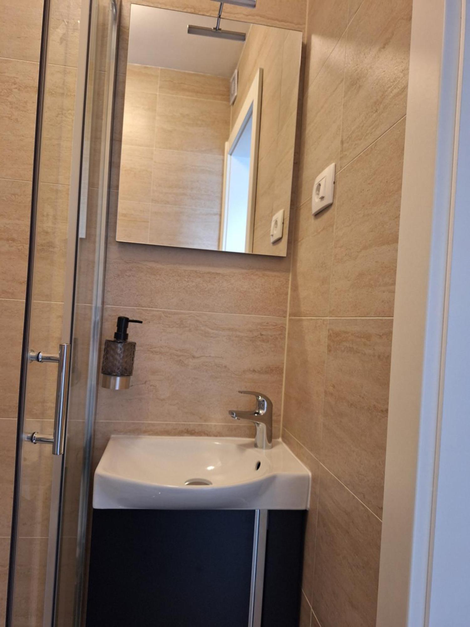 Apartments Romana Слатине Экстерьер фото