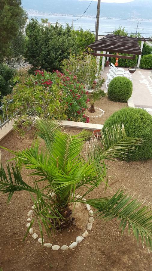 Apartments Romana Слатине Экстерьер фото