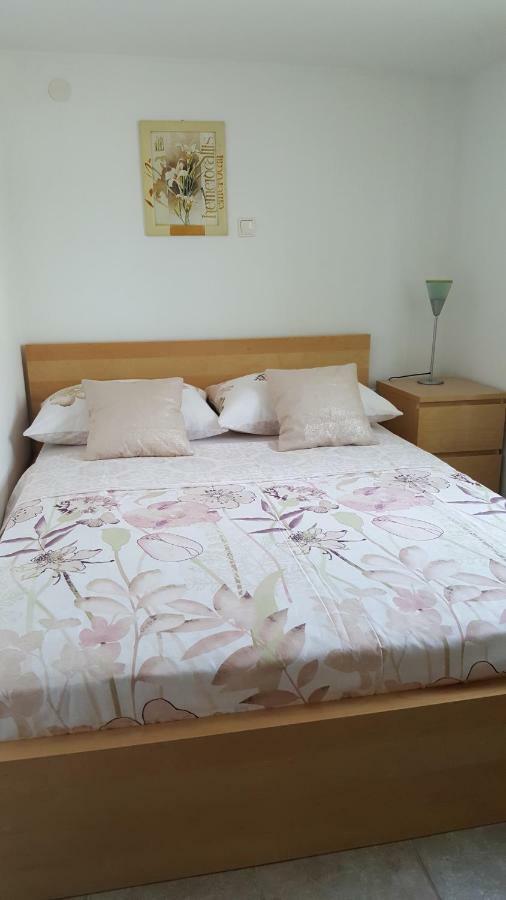 Apartments Romana Слатине Экстерьер фото